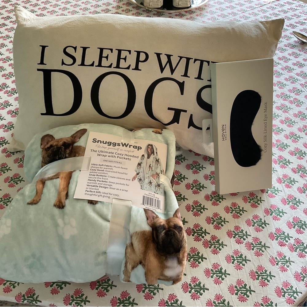 NWT SNUGGS WRAP, HAVEN FUR MASK AND I SLEEP WITH DOGS BUNDLE